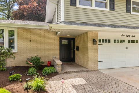 Tiny photo for 188 S Ellyn Avenue, Glen Ellyn, IL 60137 (MLS # 12641447)
