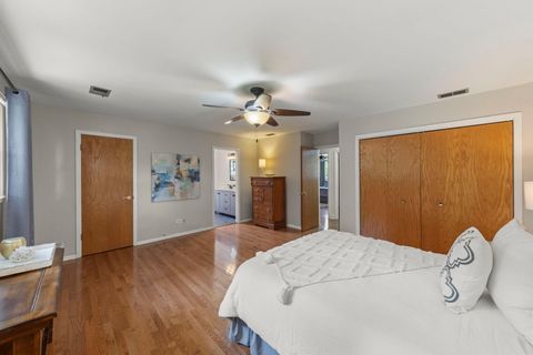Tiny photo for 188 S Ellyn Avenue, Glen Ellyn, IL 60137 (MLS # 12641447)