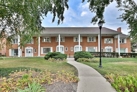 Photo of 5 N Tower Road, Oak Brook, IL 60523 (MLS # 12487780)