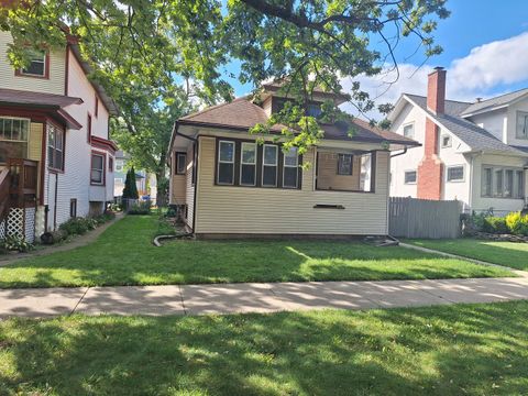 Photo of 3826 N Hamlin Avenue, Chicago, IL 60618 (MLS # 12482219)
