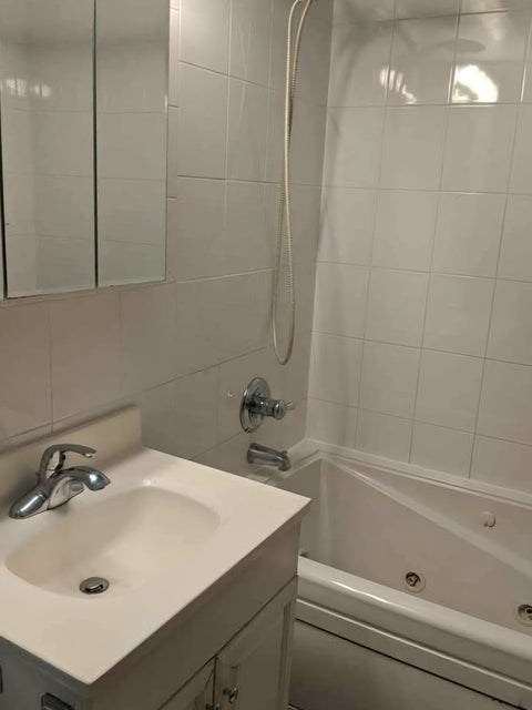 Tiny photo for 9709 Bianco Terrace #E, Des Plaines, IL 60016 (MLS # 12764179)