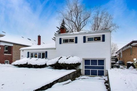 Photo of 3206 Sunnyside Avenue, Brookfield, IL 60513 (MLS # 12525375)