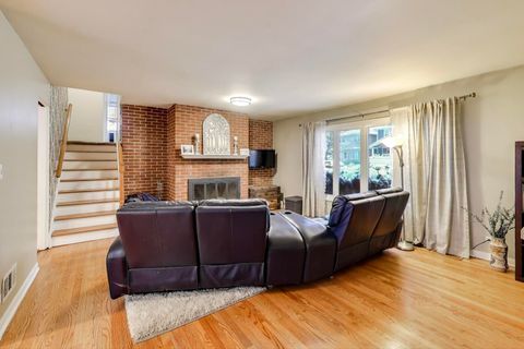 Tiny photo for 3206 Sunnyside Avenue, Brookfield, IL 60513 (MLS # 12525375)