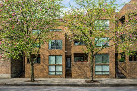 Photo of 4648 N Winthrop Avenue #2A, Chicago, IL 60640 (MLS # 12589862)