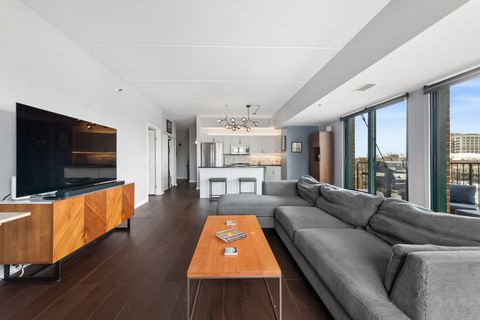 Tiny photo for 4848 N SHERIDAN Road #605, Chicago, IL 60640 (MLS # 12582122)