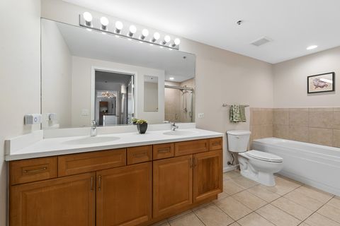 Tiny photo for 4848 N SHERIDAN Road #605, Chicago, IL 60640 (MLS # 12582122)