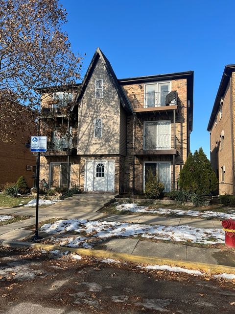 6732 W 64th Place 2E Chicago IL 60638