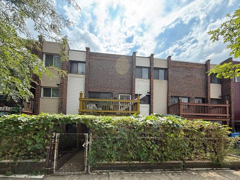 349 W 26th Street Chicago IL 60616