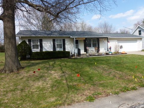 Tiny photo for 3 Deerefield Court, Clinton, IL 61727 (MLS # 12613680)