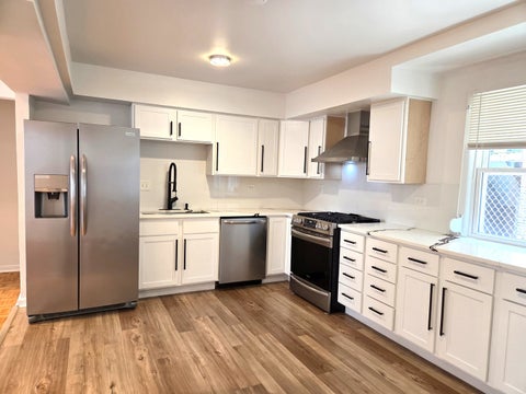 Tiny photo for 6921 N Ashland Boulevard #1B, Chicago, IL 60626 (MLS # 12712735)