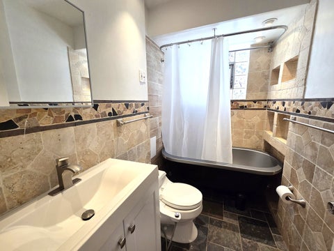 Tiny photo for 6921 N Ashland Boulevard #1B, Chicago, IL 60626 (MLS # 12712735)