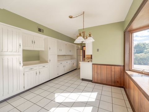 Tiny photo for 258 W Highland Drive, Chicago Heights, IL 60411 (MLS # 12492139)