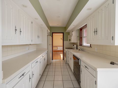 Tiny photo for 258 W Highland Drive, Chicago Heights, IL 60411 (MLS # 12492139)