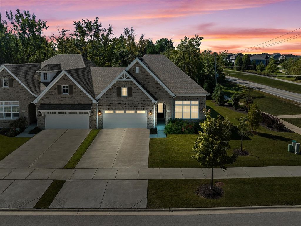 Photo for 13101 Eliza Court, Lemont, IL 60439 (MLS # 12472076)