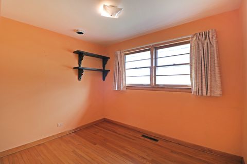 Tiny photo for 6027 Washington Street, Chicago Ridge, IL 60415 (MLS # 12617739)