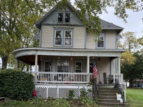 201 N Meadow Street Grant Park IL 60940