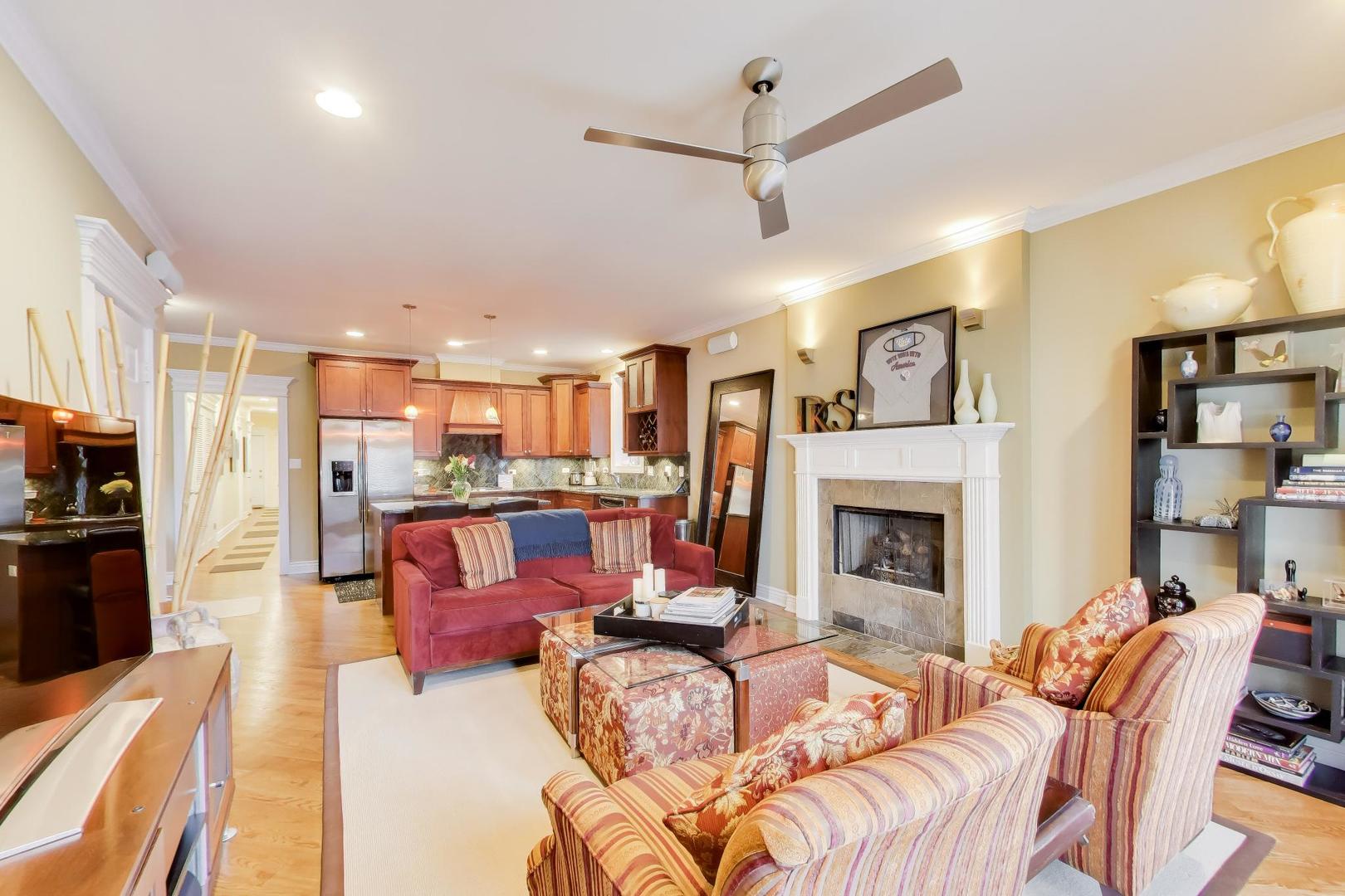 5526 N Winthrop Avenue 2N