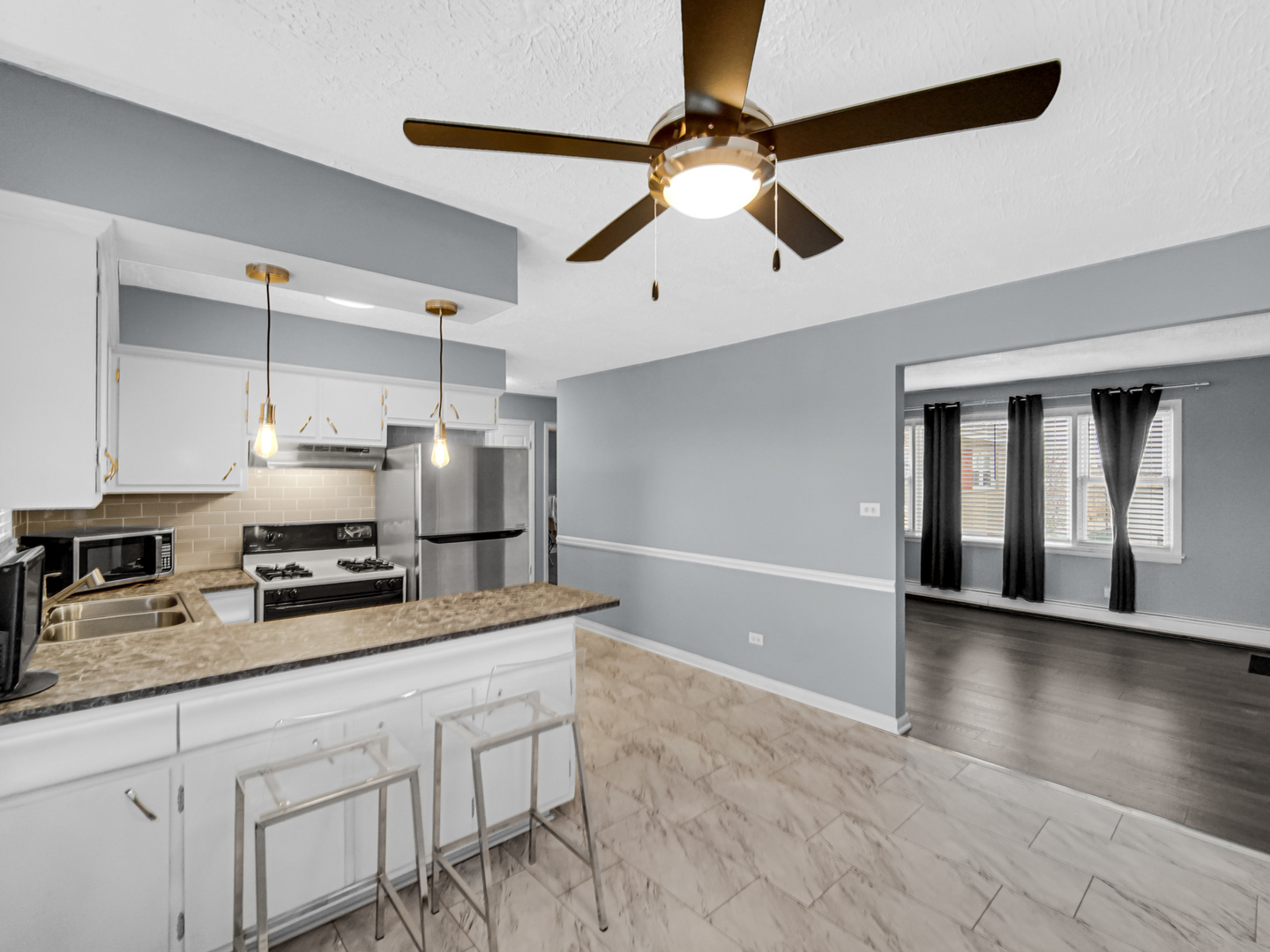 6939 S Pulaski Road D3