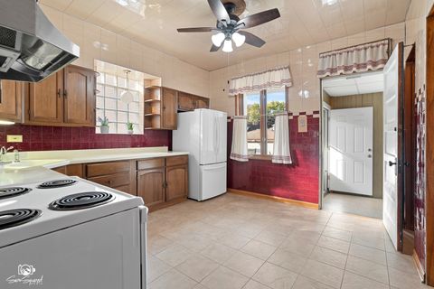 Tiny photo for 2240 Wesley Avenue, Berwyn, IL 60402 (MLS # 12506049)