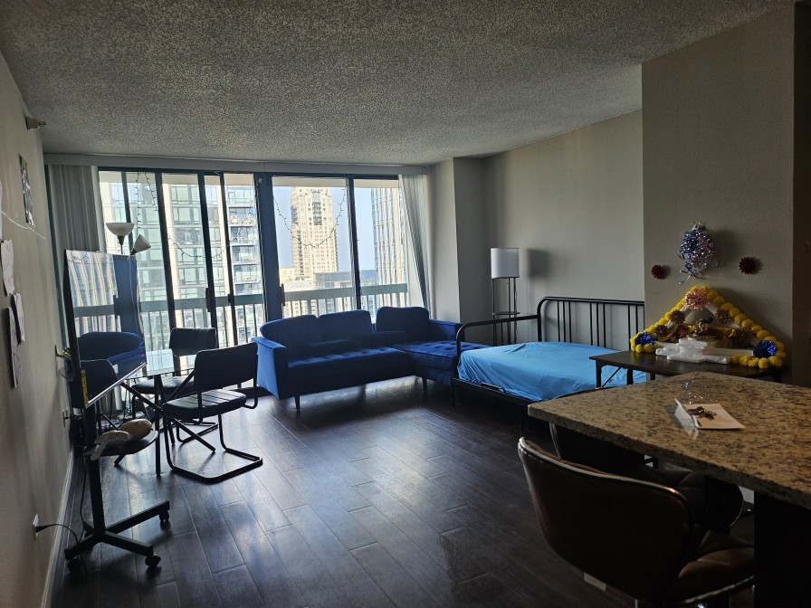 1 W Superior Street 4713
