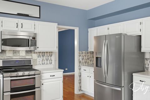 Tiny photo for 275 N Cambridge Court, Grayslake, IL 60030 (MLS # 12571073)