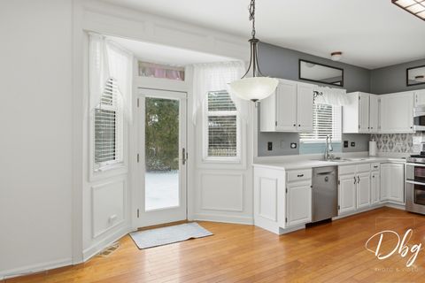 Tiny photo for 275 N Cambridge Court, Grayslake, IL 60030 (MLS # 12571073)