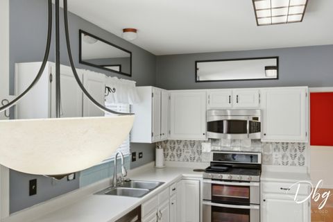 Tiny photo for 275 N Cambridge Court, Grayslake, IL 60030 (MLS # 12571073)