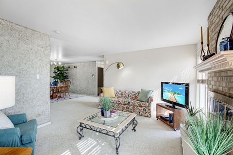 Tiny photo for 4 Corinth Court, Tinley Park, IL 60477 (MLS # 12338265)