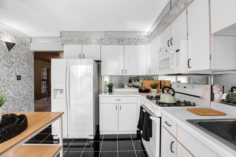 Tiny photo for 4 Corinth Court, Tinley Park, IL 60477 (MLS # 12338265)