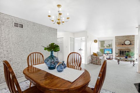 Tiny photo for 4 Corinth Court, Tinley Park, IL 60477 (MLS # 12338265)