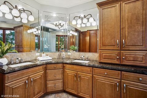Tiny photo for 3832 W Chase Avenue, Lincolnwood, IL 60712 (MLS # 12487947)