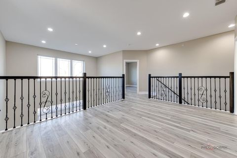 Tiny photo for 187 Eli Court, Des Plaines, IL 60016 (MLS # 12005734)