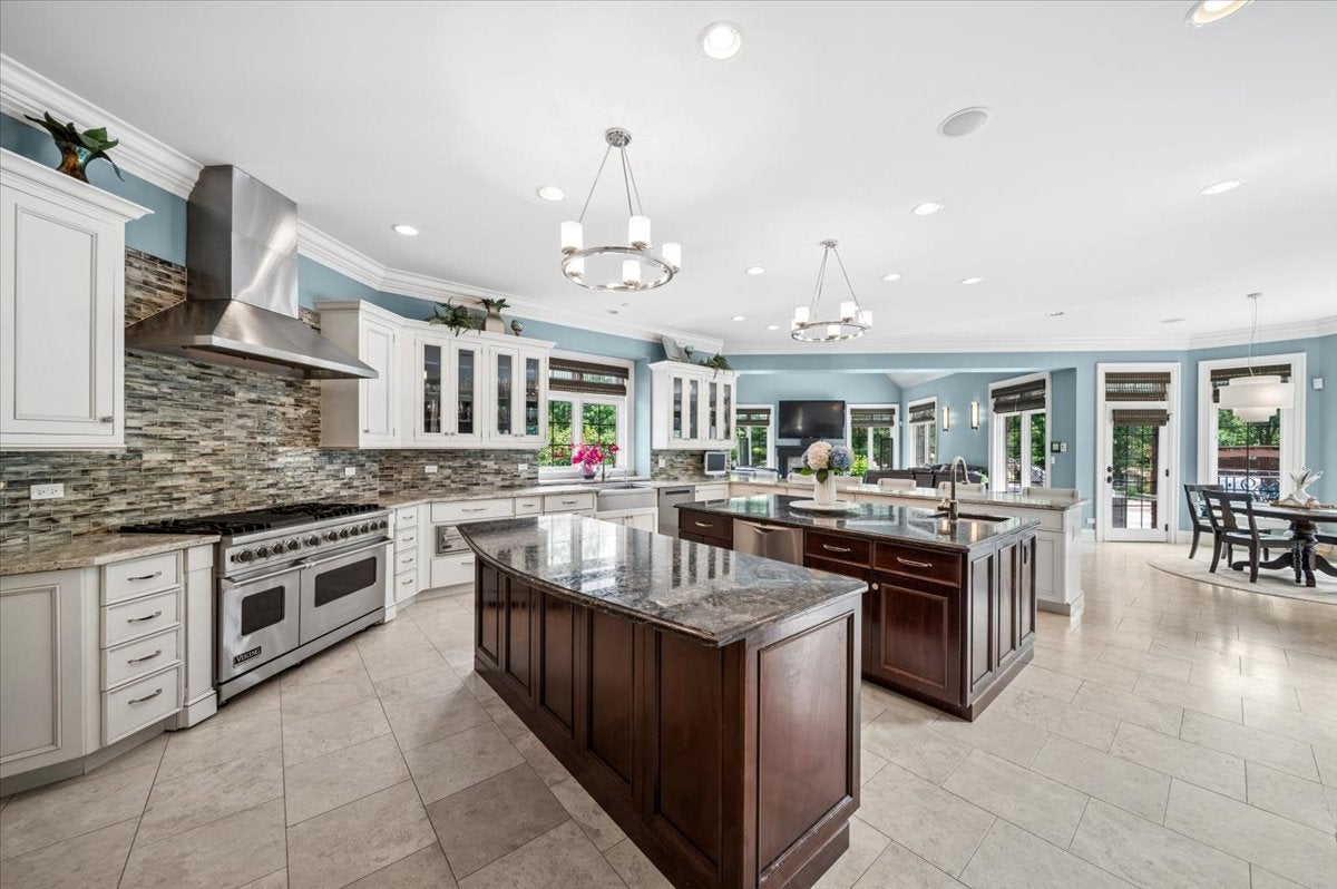 107 Forest Edge Drive