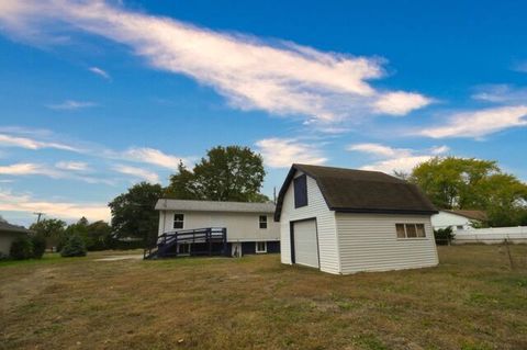 Tiny photo for 1703 Florence Street, Streator, IL 61364 (MLS # 12501274)