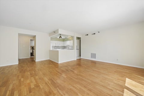 Tiny photo for 7051 W Touhy Avenue #604, Niles, IL 60714 (MLS # 12687542)