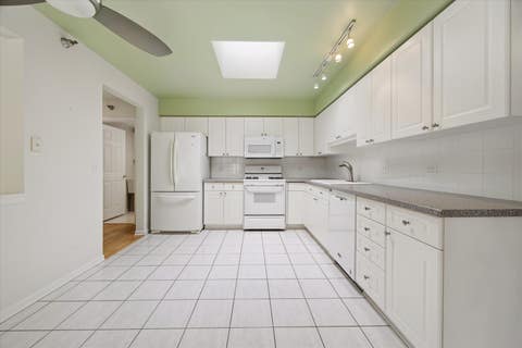 Tiny photo for 7051 W Touhy Avenue #604, Niles, IL 60714 (MLS # 12687542)