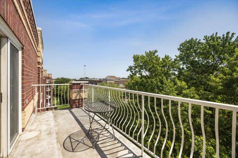 Tiny photo for 7051 W Touhy Avenue #604, Niles, IL 60714 (MLS # 12687542)
