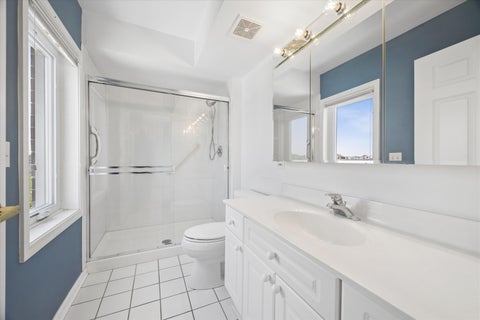 Tiny photo for 7051 W Touhy Avenue #604, Niles, IL 60714 (MLS # 12687542)