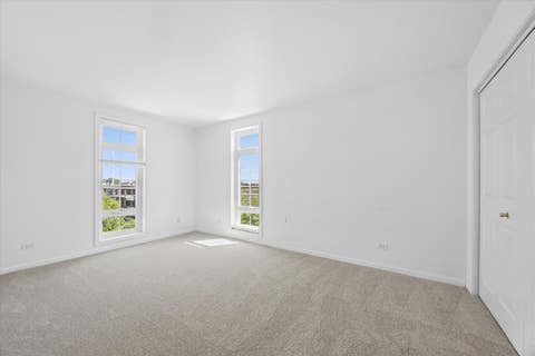 Tiny photo for 7051 W Touhy Avenue #604, Niles, IL 60714 (MLS # 12687542)