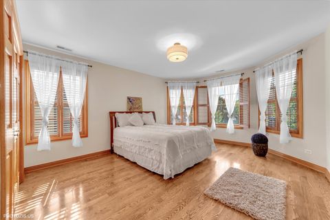 Tiny photo for 301 S Prospect Avenue, Park Ridge, IL 60068 (MLS # 12497946)