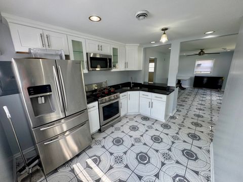 Tiny photo for 14056 S Marquette Avenue, Burnham, IL 60633 (MLS # 12623164)