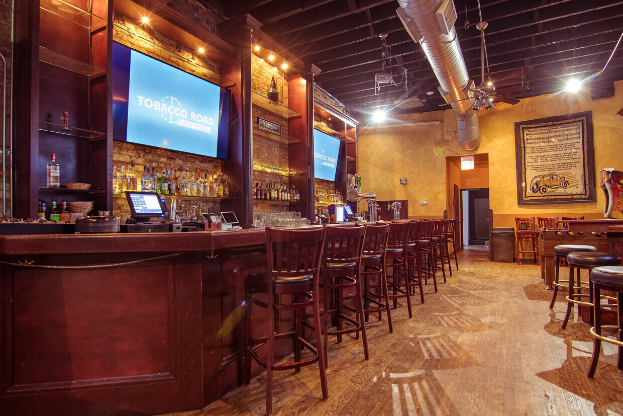 2249 N Lincoln Avenue