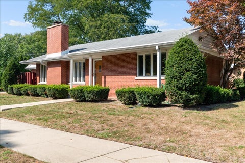 Tiny photo for 3902 Greenleaf Street, Skokie, IL 60076 (MLS # 12780882)