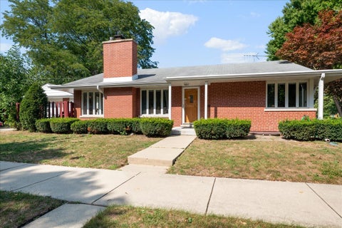 Photo of 3902 Greenleaf Street, Skokie, IL 60076 (MLS # 12780882)
