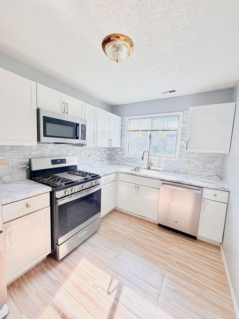 Tiny photo for 67 Stonefield Drive, Glendale Heights, IL 60139 (MLS # 12498369)