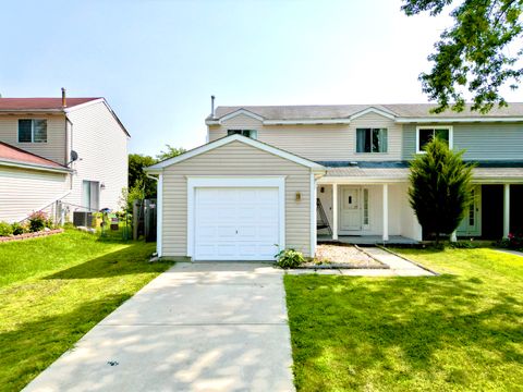 Tiny photo for 67 Stonefield Drive, Glendale Heights, IL 60139 (MLS # 12498369)