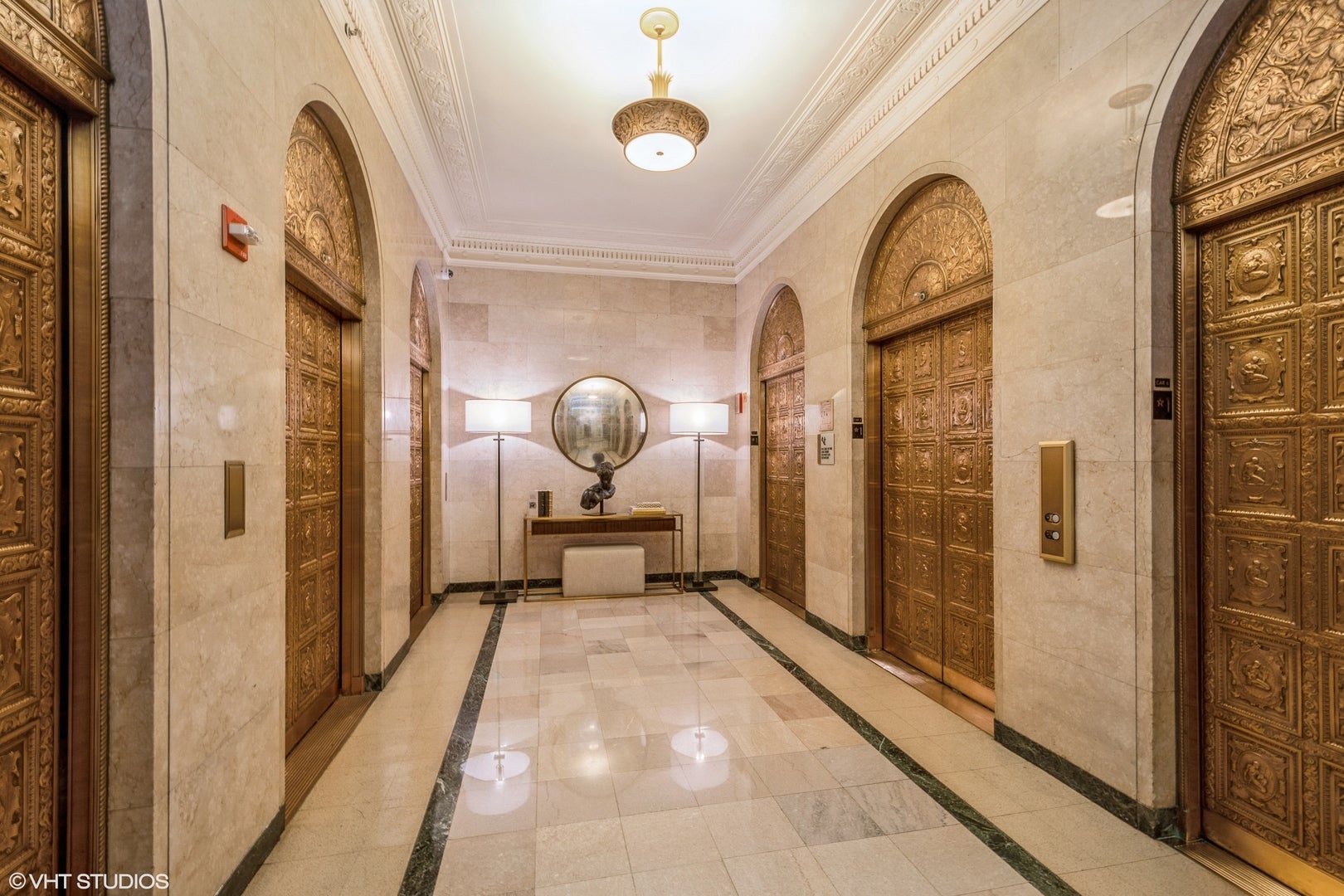 310 S Michigan Avenue 1113