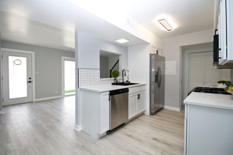 Tiny photo for 151 Peter Court #B, Bartlett, IL 60103 (MLS # 12613960)