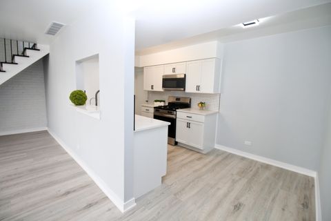 Tiny photo for 151 Peter Court #B, Bartlett, IL 60103 (MLS # 12613960)