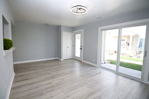 Tiny photo for 151 Peter Court #B, Bartlett, IL 60103 (MLS # 12613960)